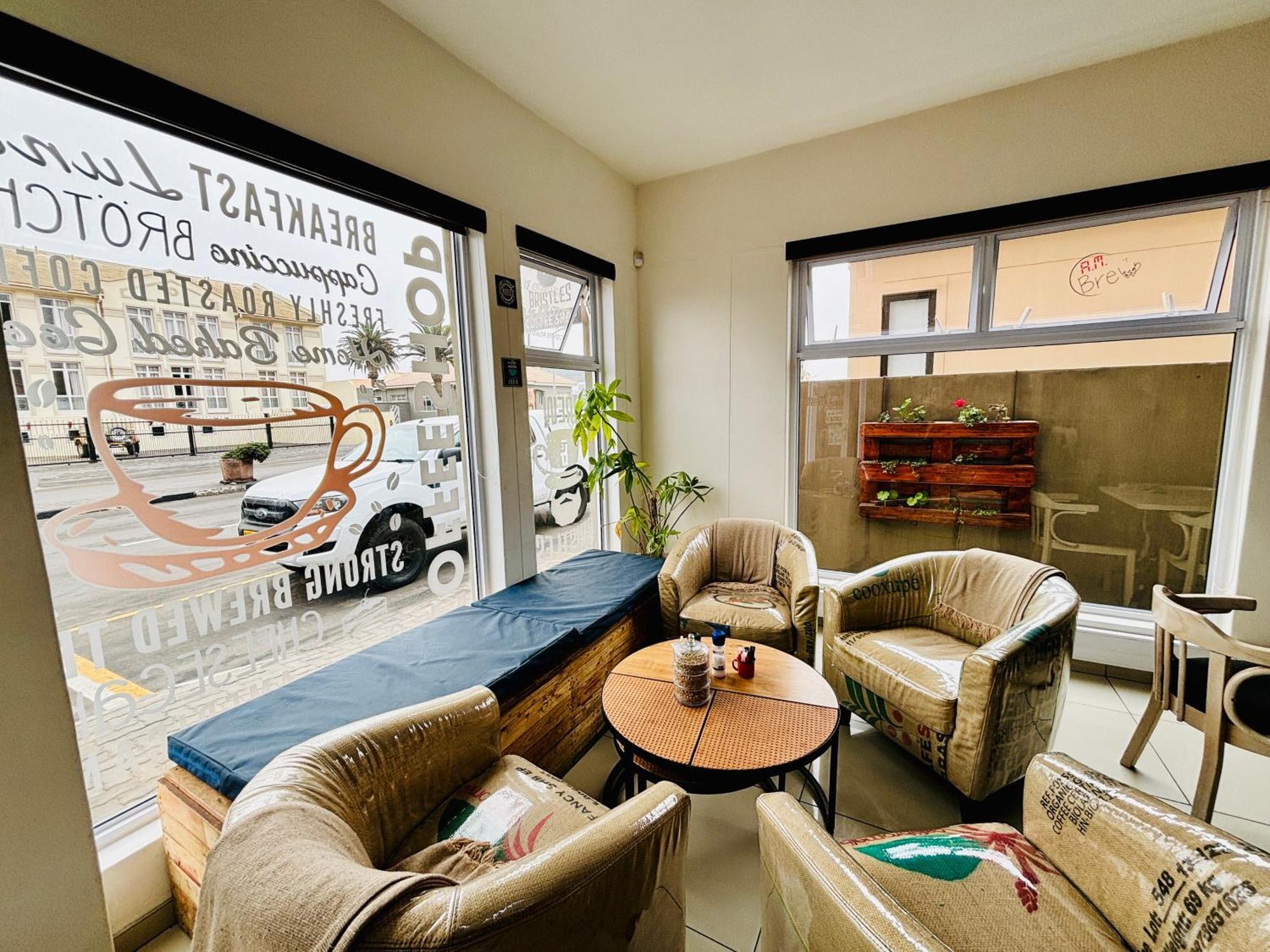 Bright & Stylish Self Catering Swakopmund Cbd Apartment Ngoại thất bức ảnh